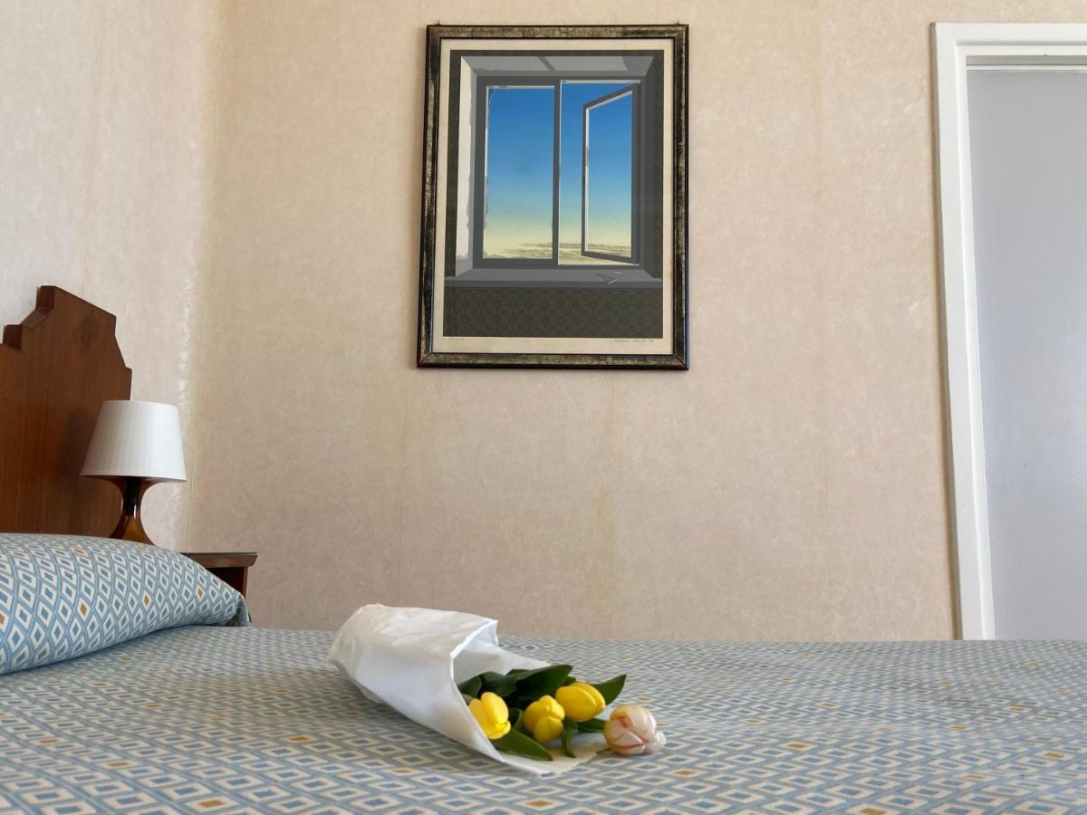 Hotel Le Najadi Santa Marinella Exteriör bild