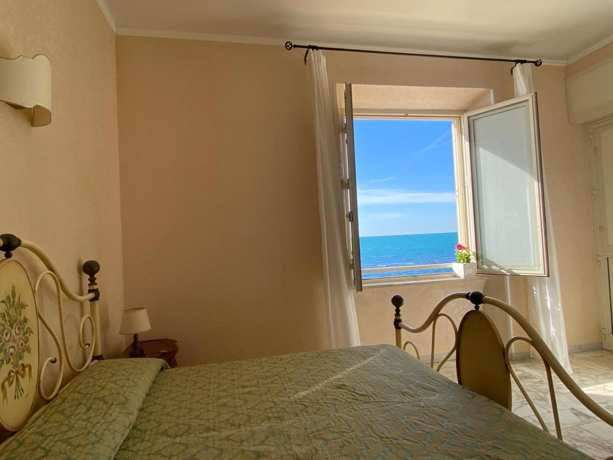 Hotel Le Najadi Santa Marinella Exteriör bild