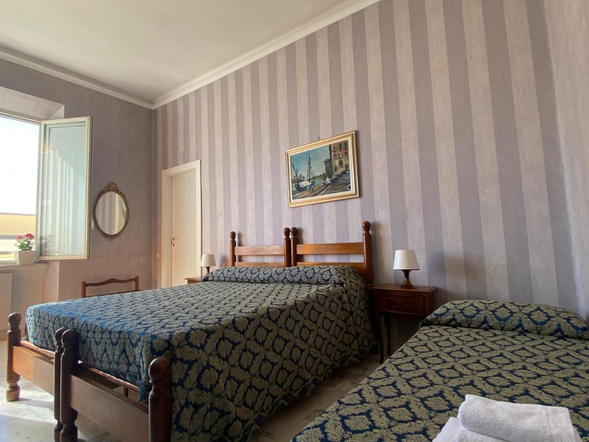 Hotel Le Najadi Santa Marinella Exteriör bild