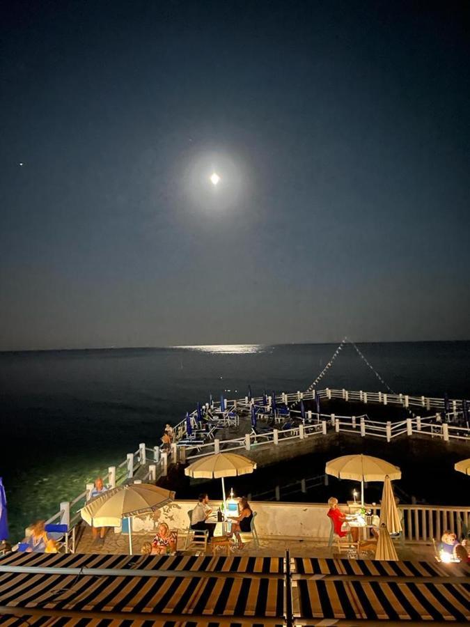 Hotel Le Najadi Santa Marinella Exteriör bild