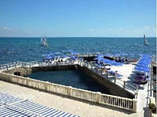 Hotel Le Najadi Santa Marinella Exteriör bild